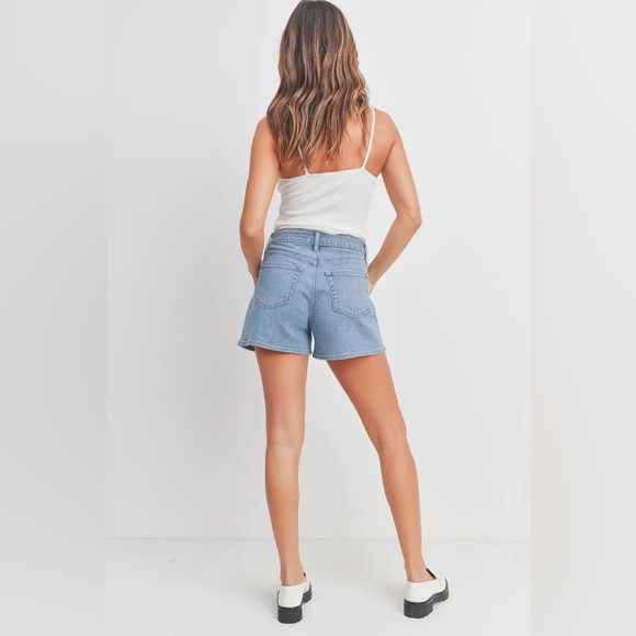 High Rise Mom Shorts - Medium Wash - Picture 3 of 8